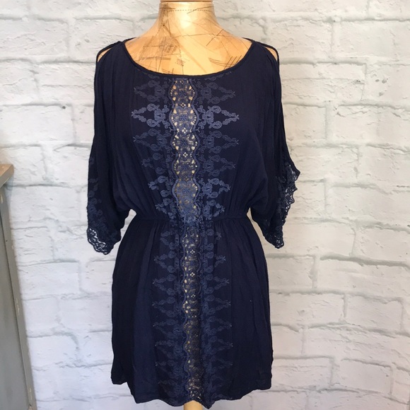 Open shoulder dress - Picture 1 of 2